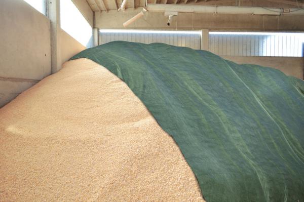 material-dlya-ukritiya-solomi-sena-lna-zaschitnoe-polotno-nakidka-ukrivnoy-flis_foto_largest.jpg material-dlya-ukritiya-solomi-sena-lna-zaschitnoe-polotno-nakidka-ukrivnoy-flis_foto_largest.jpg